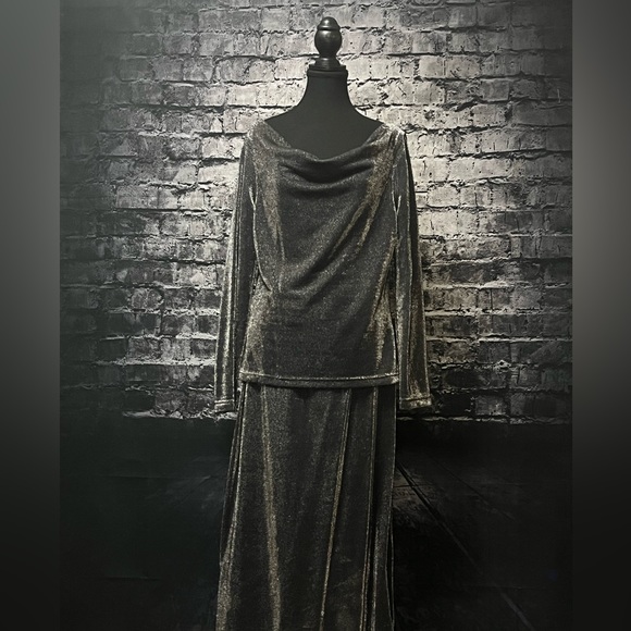 Higher State Two Piece Skirt Set - Picture 2 of 5